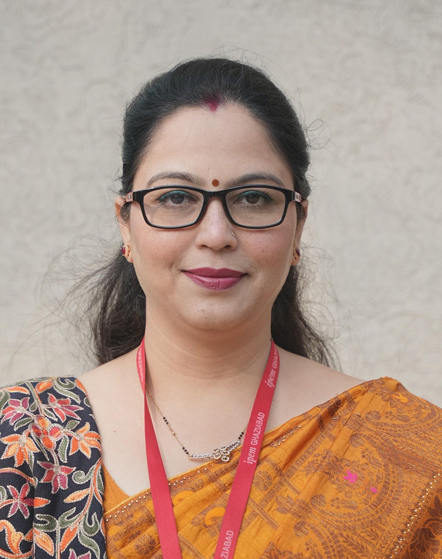 Portrait of Dr. Monika Dixit